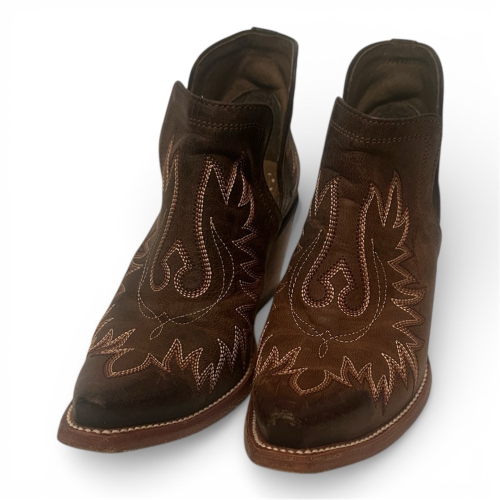 Ariat Women’s Size 6.5 Dixon Weathered Ankle Western Bootie Cut Out Side Panels - Picture 3 of 11